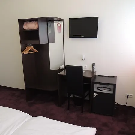 Aaa Budget Hotel-3